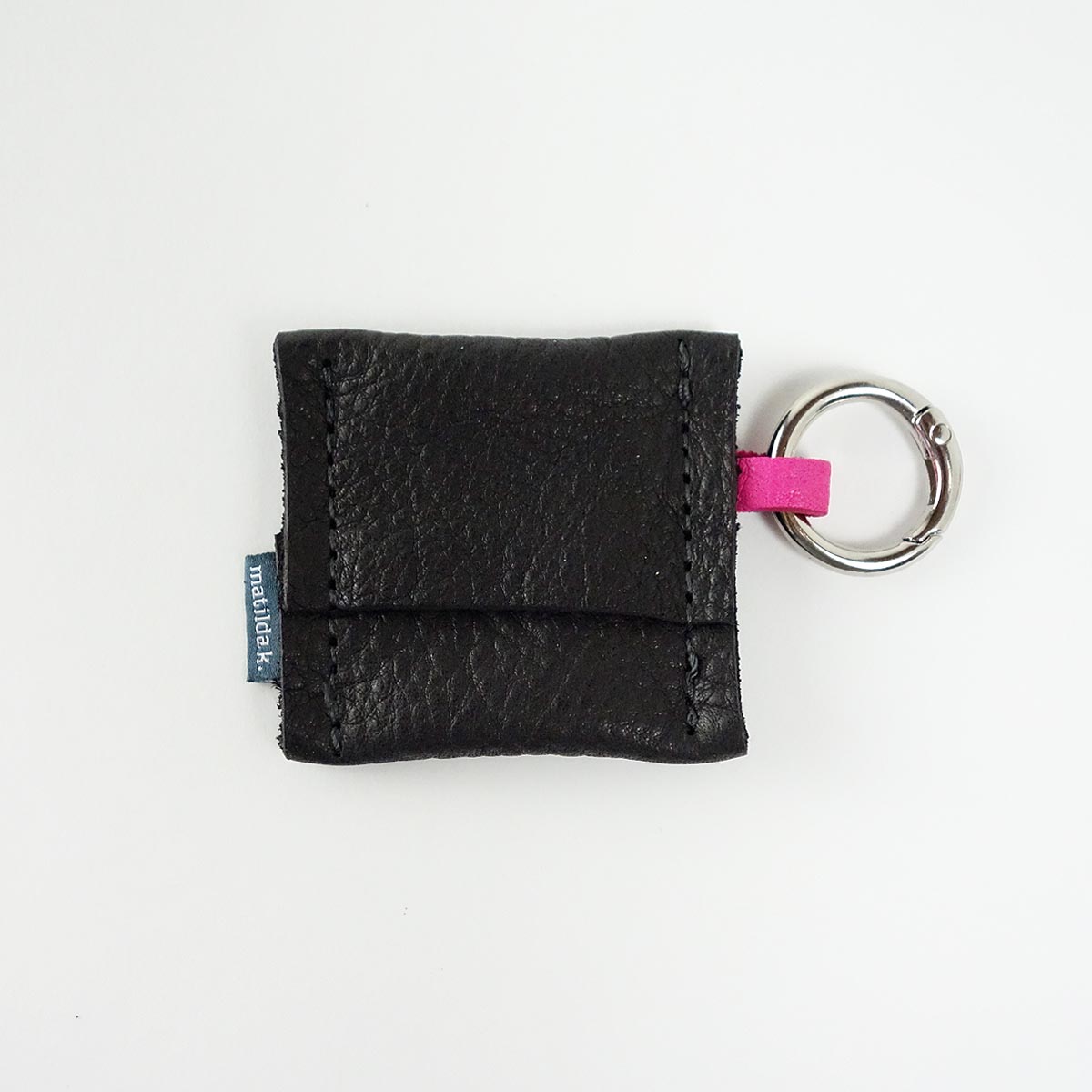 Airtag Schluesselanhaenger Aus Leder Minimalistisch Schwarz Pink