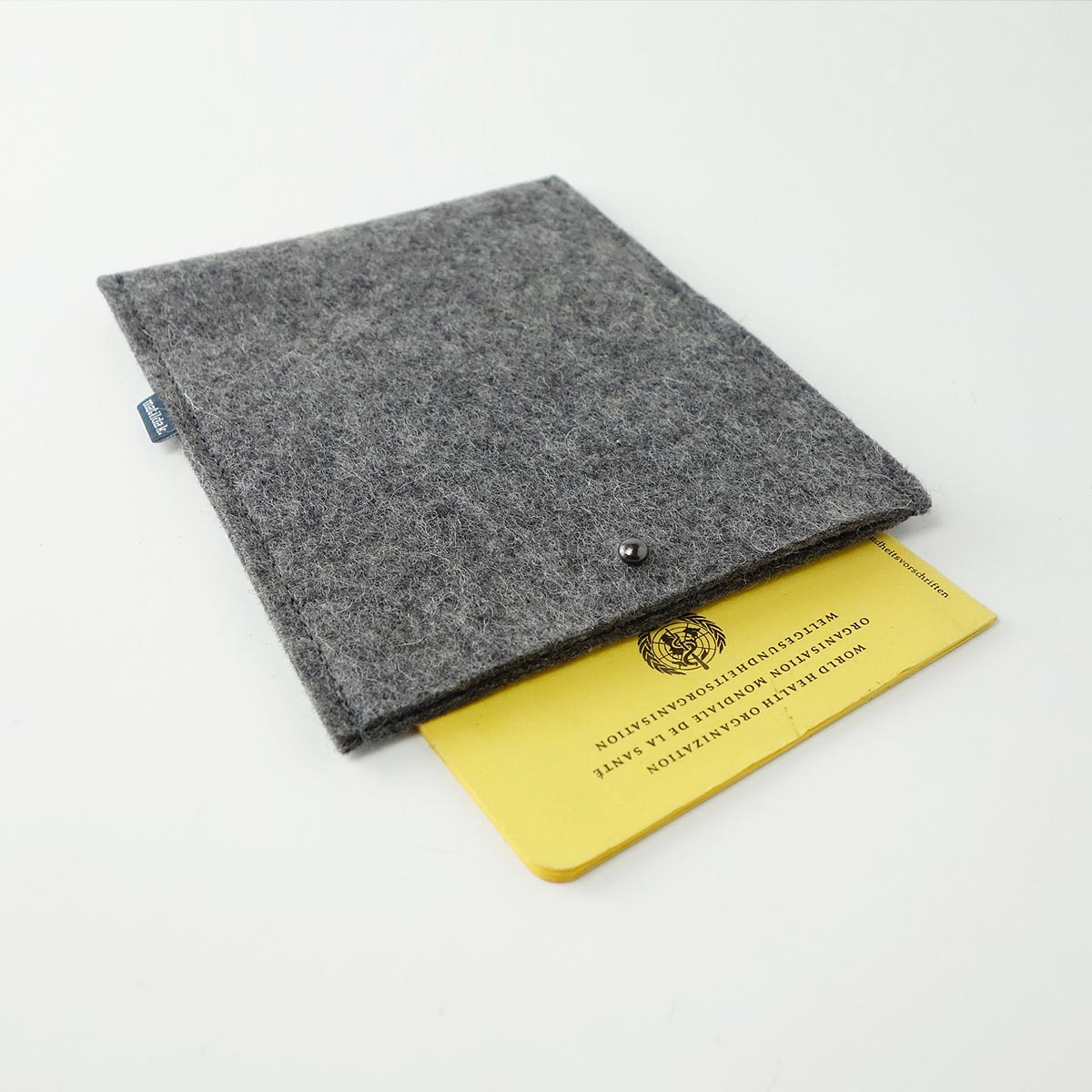 Ausweishuelle Dokumentenhuelle Impfpasshuelle Aus Wollfilz dunkelgrau