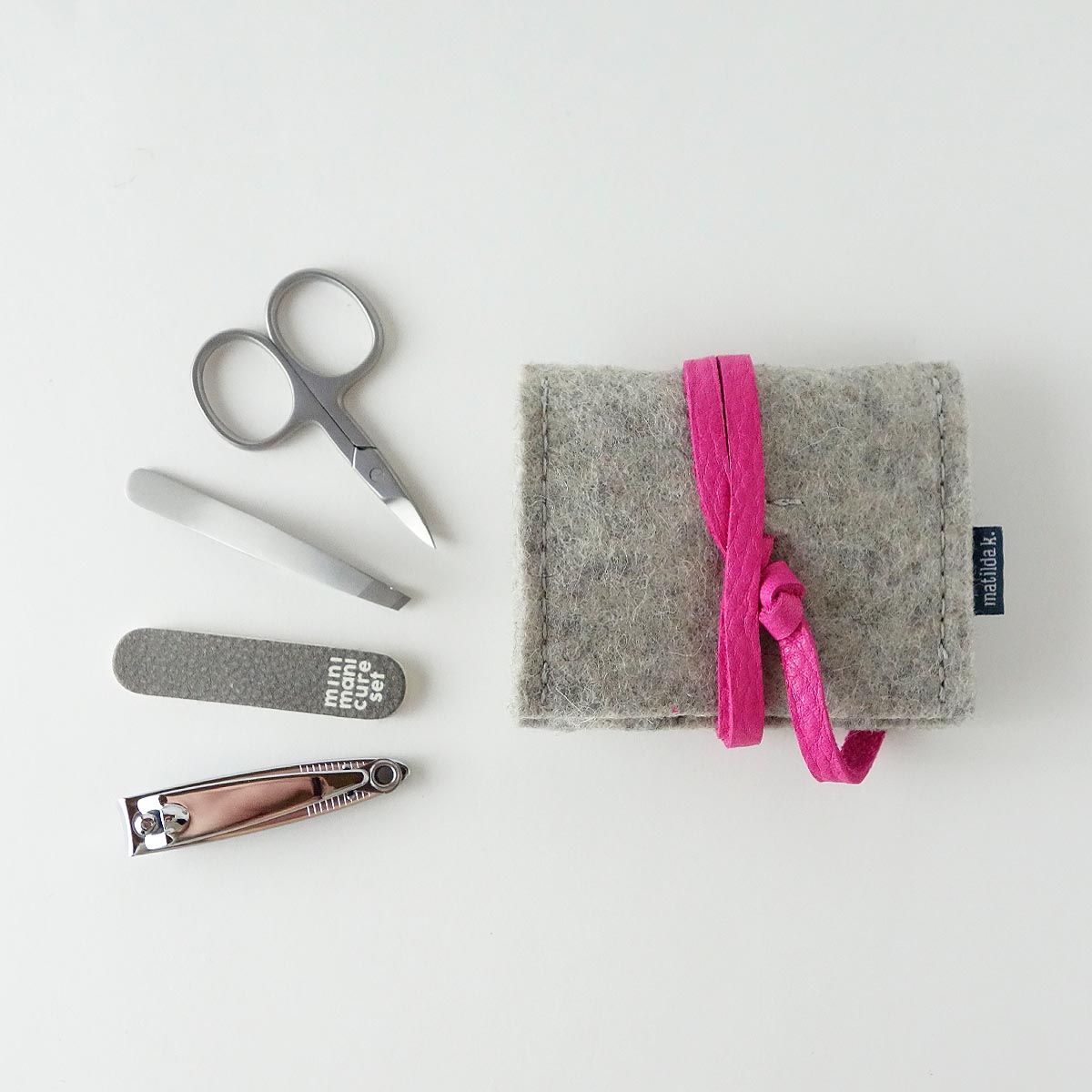 Mini Manikuere Set Jacob Aus Wollfilz Hellgrau Lederband Pink Matilda K