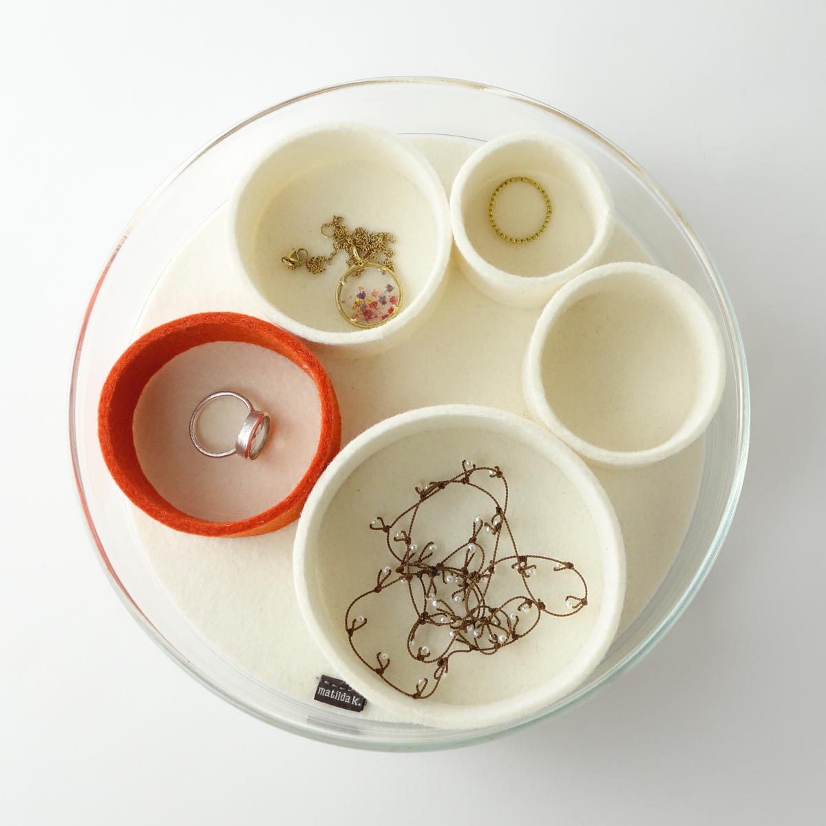 Schmuckschale Glas Mit Einsaetzen Aus Wollfilz Wollweiß Orange Matilda K 7 Schmuckschale Glas Mit Einsaetzen Aus Wollfilz Wollweiß Orange Matilda K