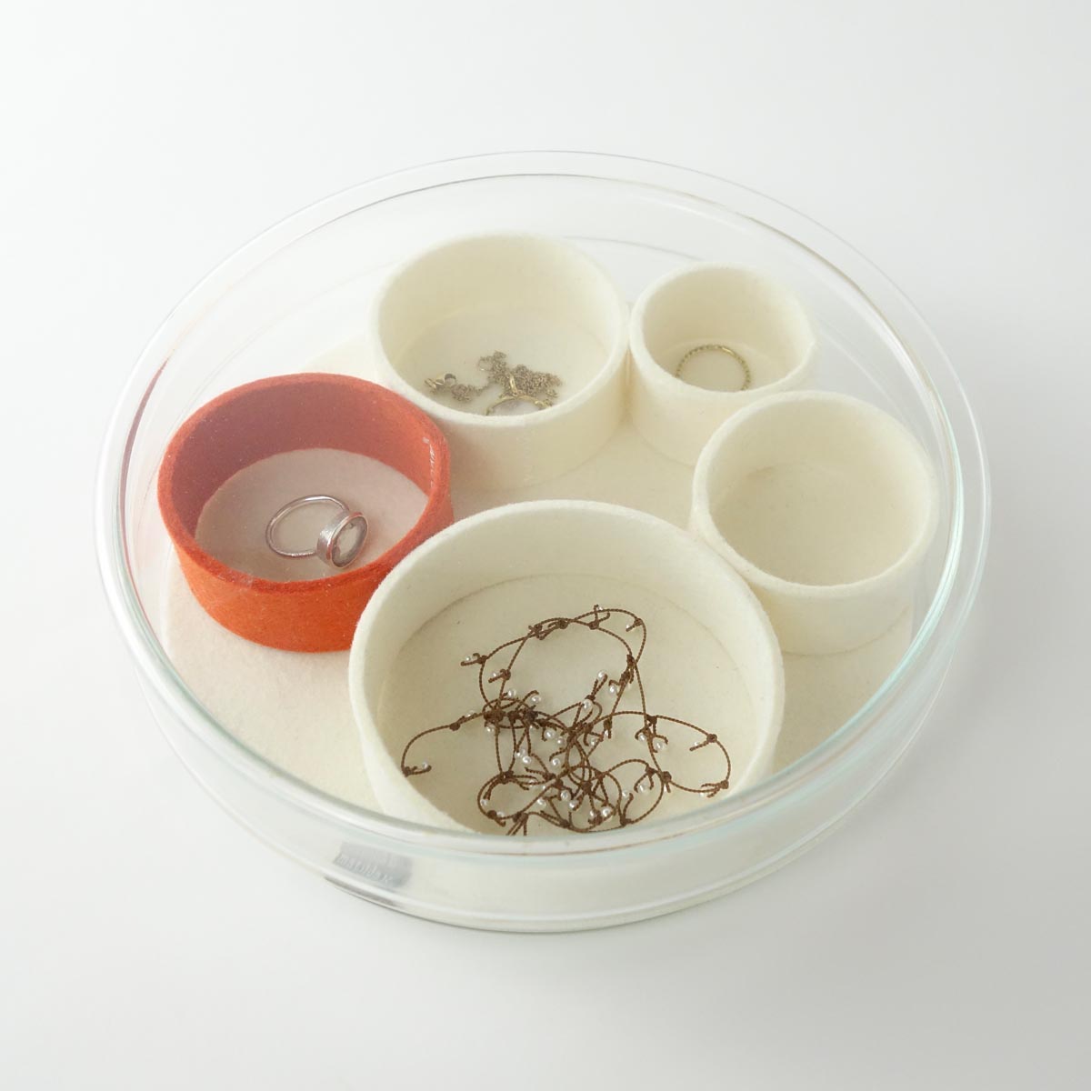 Schmuckschale Glas Mit Einsaetzen Aus Wollfilz Wollweiß Orange Matilda K 8 Schmuckschale Glas Mit Einsaetzen Aus Wollfilz Wollweiß Orange Matilda K