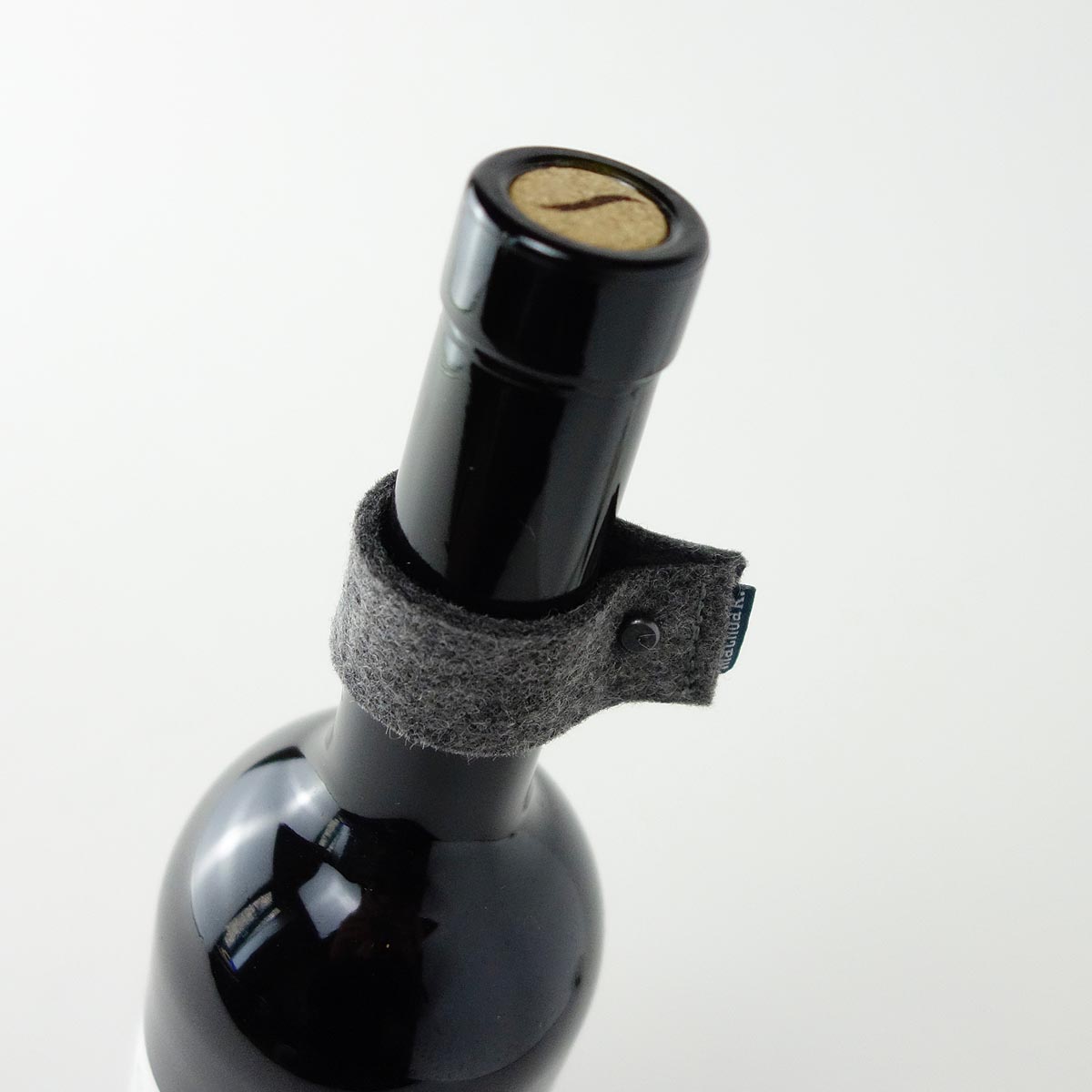 Tropfenfaenger Minimalistisch Aus Wollfilz Dunkelgrau Matilda K