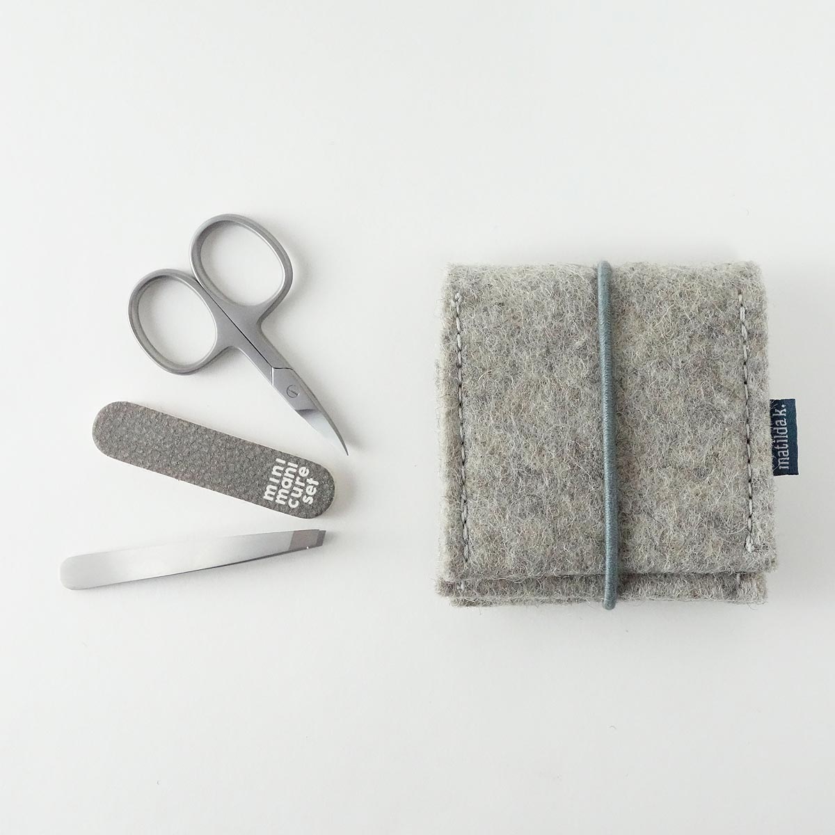 Mini Manikuere Set Aus Wollfilz Hellgrau Mit Rundgummi Grau Mini Manikuere Set Aus Wollfilz Hellgrau Mit Rundgummi Grau