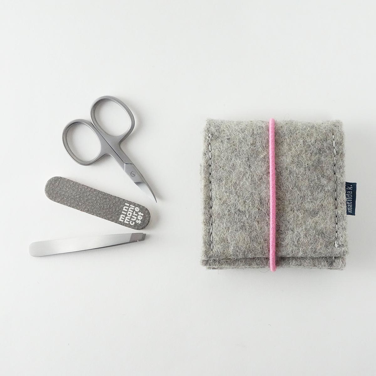 Mini Manikuere Set Aus Wollfilz Hellgrau Mit Rundgummi Rosa Mini Manikuere Set Aus Wollfilz Hellgrau Mit Rundgummi Rosa