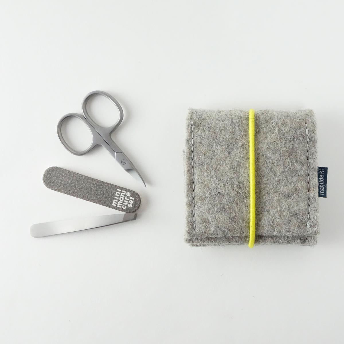 Mini Manikuere Set Aus Wollfilz Hellgrau Mit Rundgummi Yellow Mini Manikuere Set Aus Wollfilz Hellgrau Mit Rundgummi Yellow