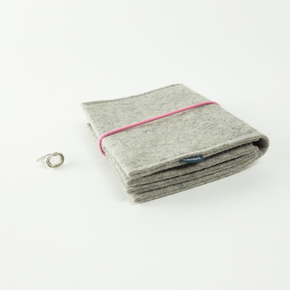 Schmuckaufbewahrung Gross Aus Wollfilz Hellgrau Rundgummi Rosa Matilda K