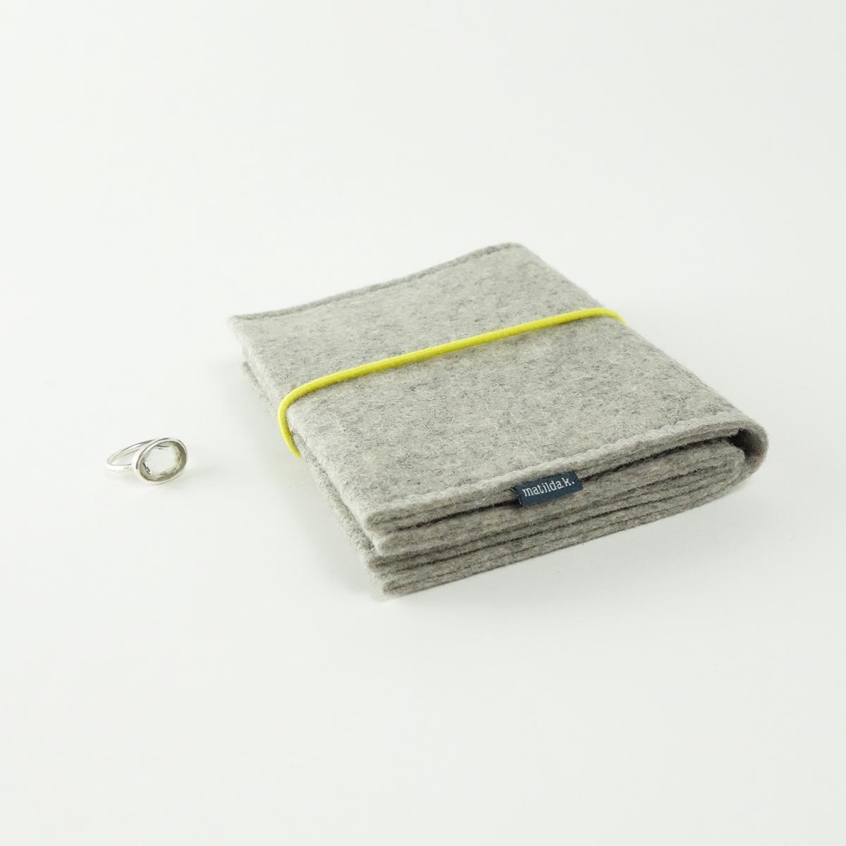 Schmuckaufbewahrung Gross Aus Wollfilz Hellgrau Rundgummi Yellow Matilda K