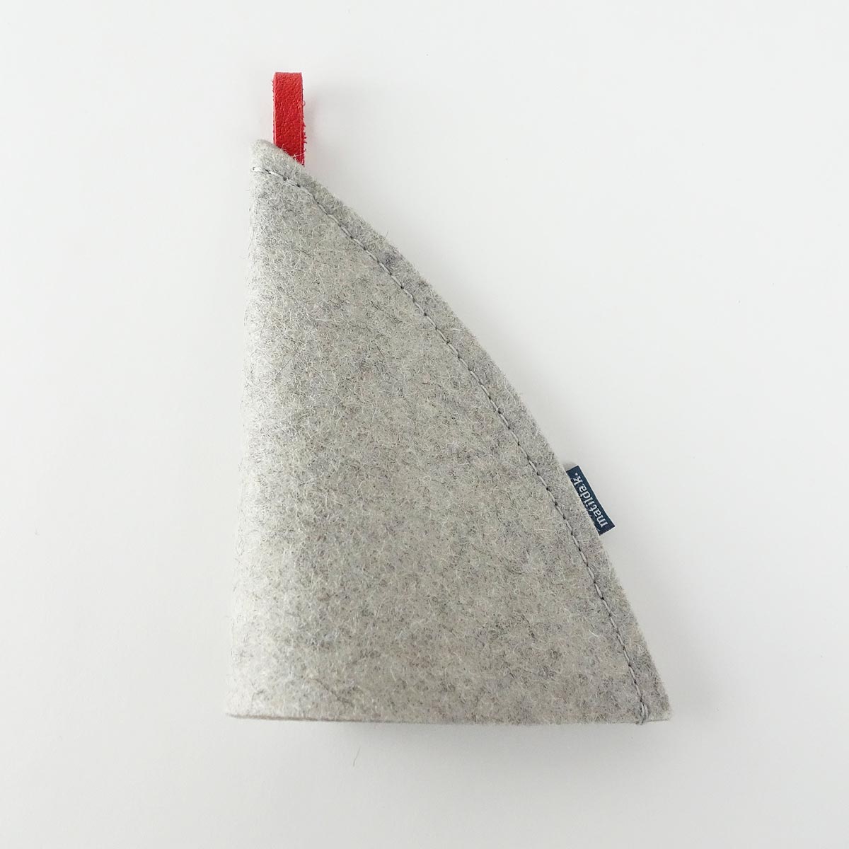 Eierwaermer Eierhuetchen Minimalistisch Lilli Aus Wollfilz Hellgrau Rot Matilda K 06 eierwaermer-eierhuetchen-minimalistisch-lilli-aus-wollfilz-hellgrau-rot-matilda-k