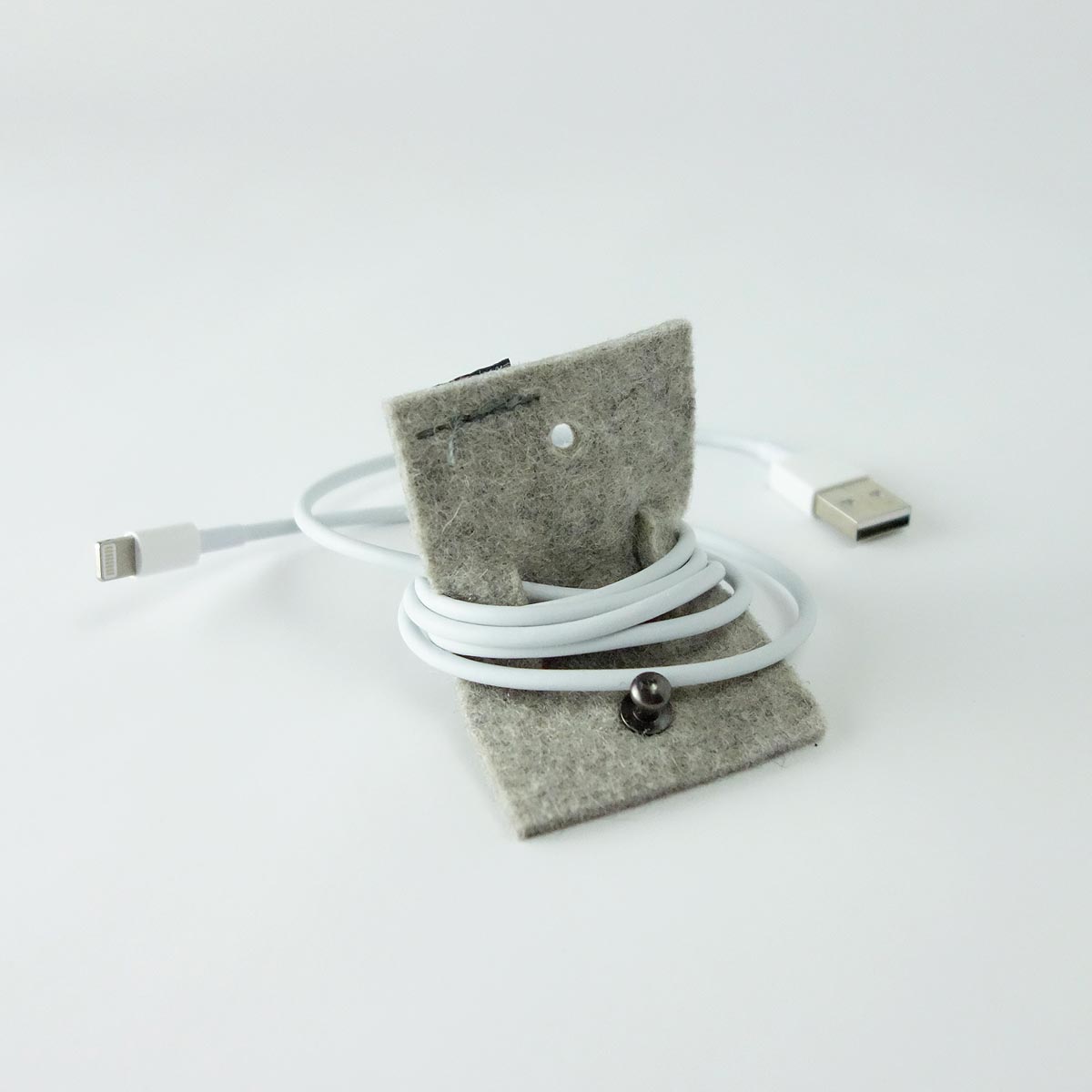 Kabelbinder Minimalistisch Aus Wollfilz Matilda K 15 kabelbinder-minimalistisch-aus-wollfilz-matilda-k