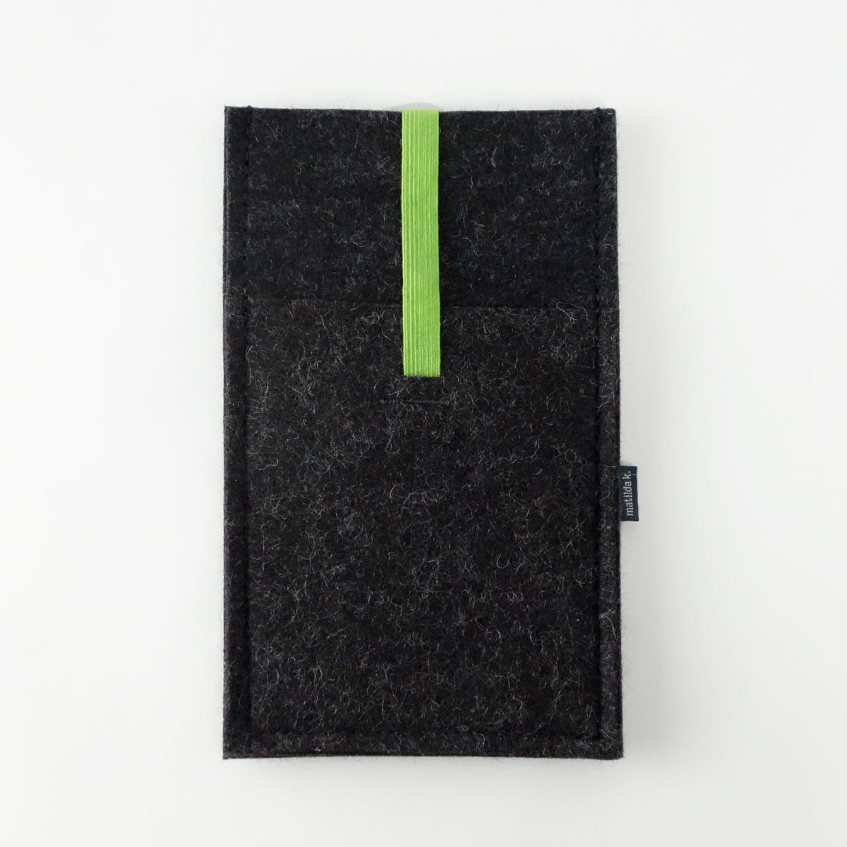 handyhuelle-mit-einstecktasche-aus-wollfilz-klein-anthrazit-mit-gummiband-gruen-matilda-k-01