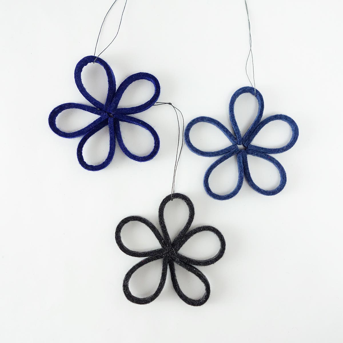 Blueten Aus Wollfilz 3 Anthrazit Blau Matilda K