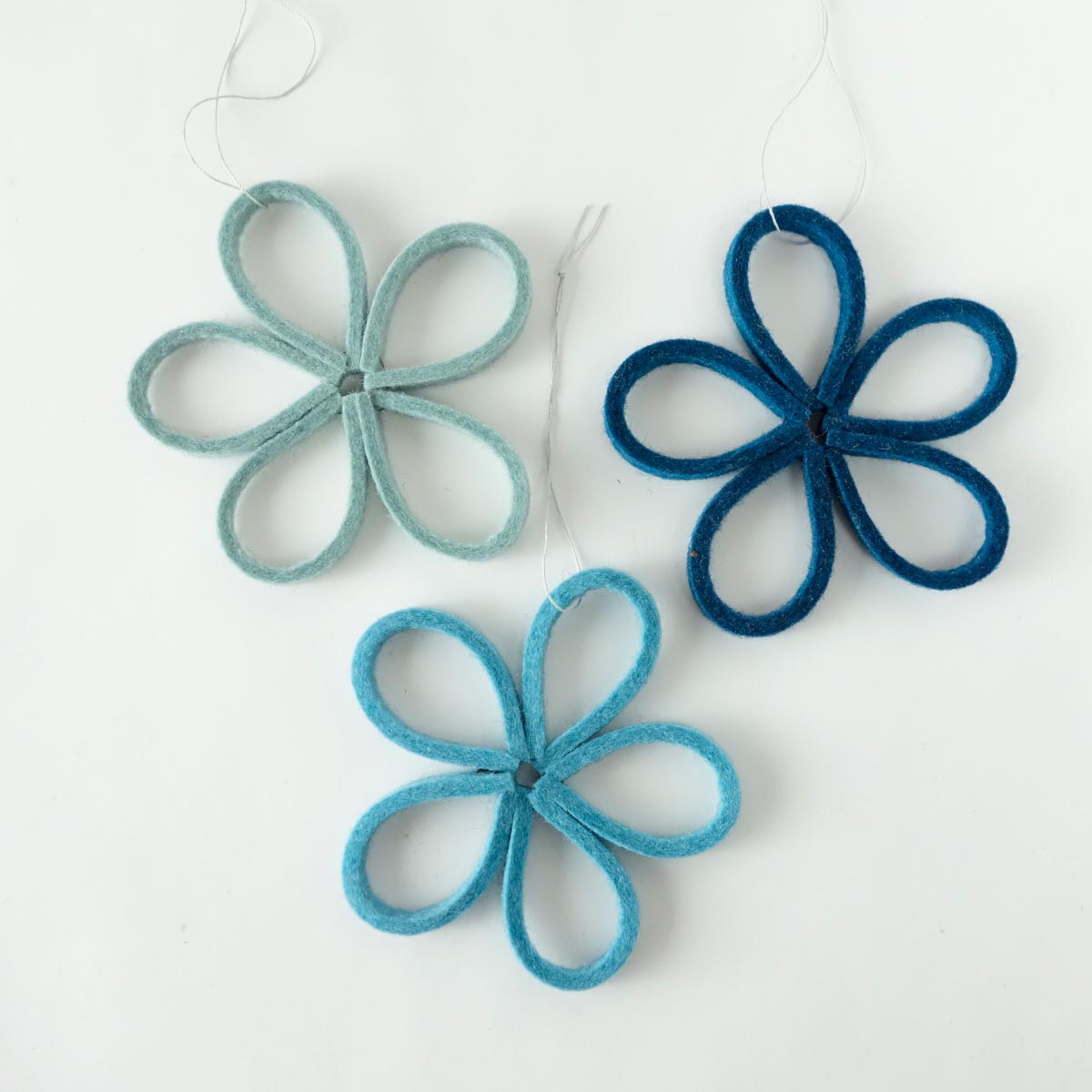 Blueten Aus Wollfilz 3 Tuerkis Blau Matilda K