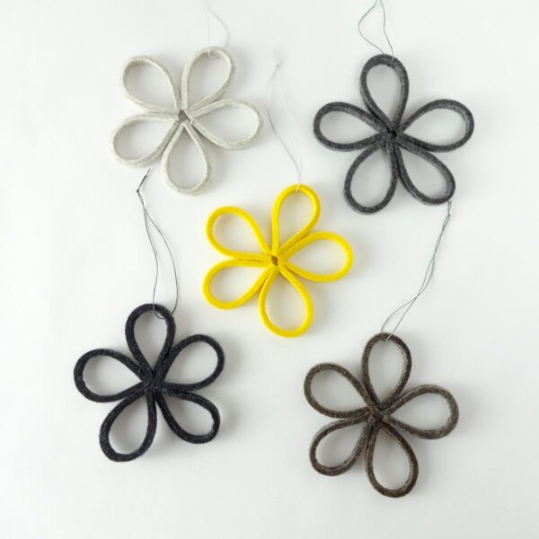 Blueten Aus Wollfilz 5 Rnaturtoene Yellow Matilda K