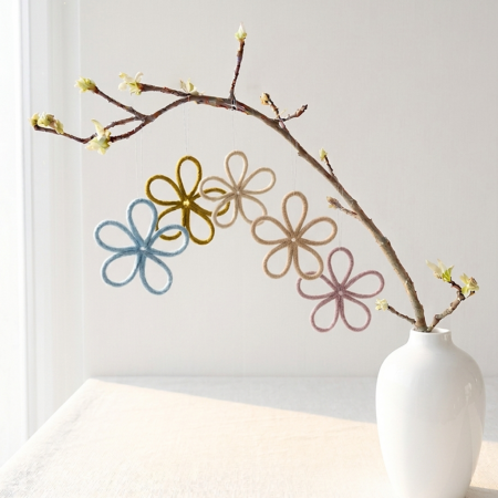 Minimalistisch zarte Filzblüte 'flora'